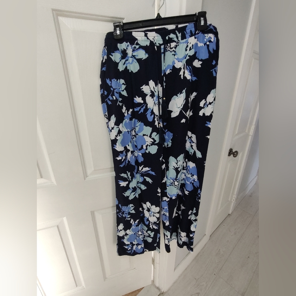 Ellen Tracy women's pants blue flowers (L)